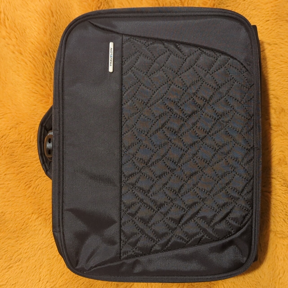 Travelon Large Toiletry Case (NEW!)